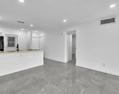 2451 Sw 82nd Avenue - Photo Thumbnail 17