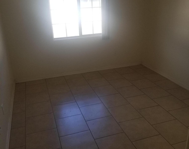3126 N 68th Street - Photo Thumbnail 10