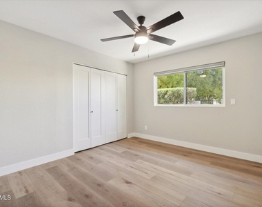 8882 N 82nd Lane - Photo Thumbnail 18