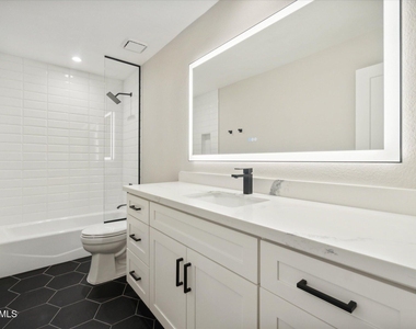 8882 N 82nd Lane - Photo Thumbnail 17
