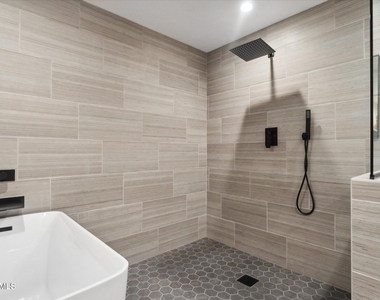 8882 N 82nd Lane - Photo Thumbnail 14