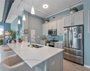 313 Ne 2nd Street - Photo Thumbnail 3