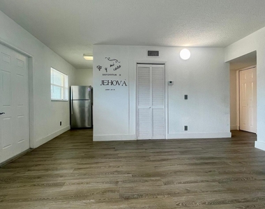 651 Nw 42nd Court - Photo Thumbnail 30