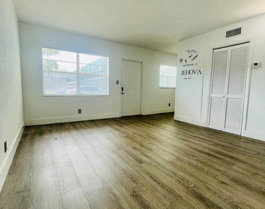 651 Nw 42nd Court - Photo Thumbnail 31