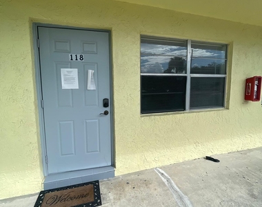 651 Nw 42nd Court - Photo Thumbnail 34