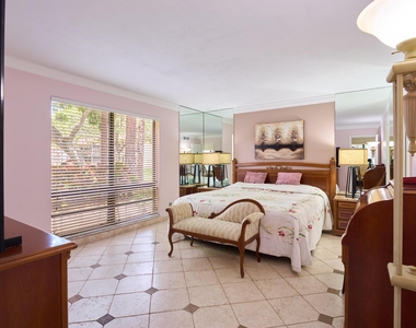 563 Brackenwood Place - Photo Thumbnail 13