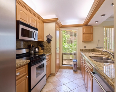 563 Brackenwood Place - Photo Thumbnail 10
