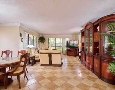 563 Brackenwood Place - Photo Thumbnail 3