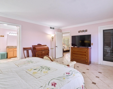 563 Brackenwood Place - Photo Thumbnail 14