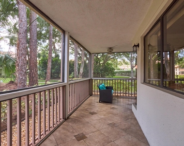 563 Brackenwood Place - Photo Thumbnail 7
