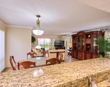 563 Brackenwood Place - Photo Thumbnail 11
