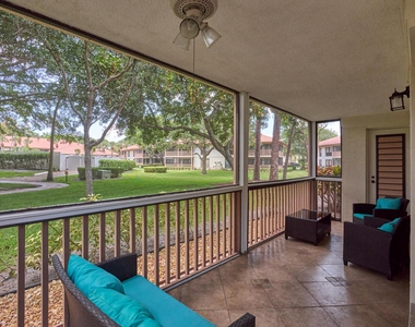 563 Brackenwood Place - Photo Thumbnail 5