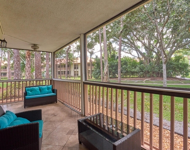 563 Brackenwood Place - Photo Thumbnail 6