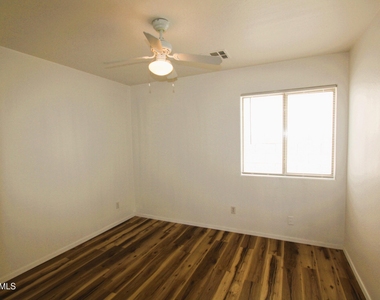 25735 W Elwood Street - Photo Thumbnail 13