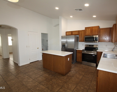 25735 W Elwood Street - Photo Thumbnail 8