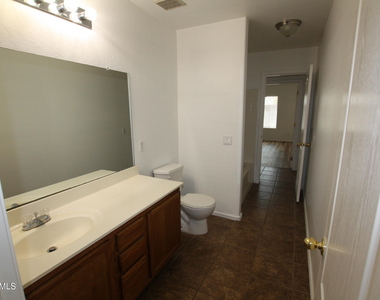 25735 W Elwood Street - Photo Thumbnail 14