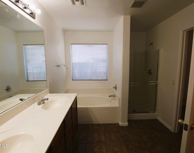 25735 W Elwood Street - Photo Thumbnail 21