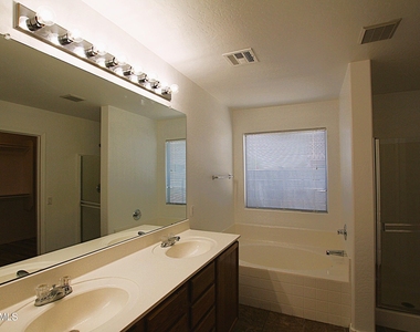 25735 W Elwood Street - Photo Thumbnail 20