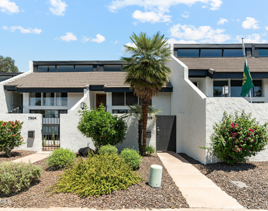 7306 E Rancho Vista Drive - Photo Thumbnail 18