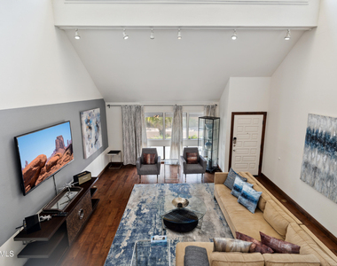 7306 E Rancho Vista Drive - Photo Thumbnail 7