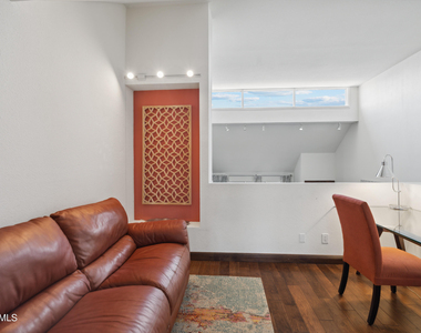 7306 E Rancho Vista Drive - Photo Thumbnail 6