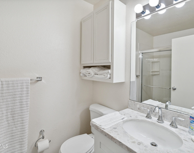 7306 E Rancho Vista Drive - Photo Thumbnail 10