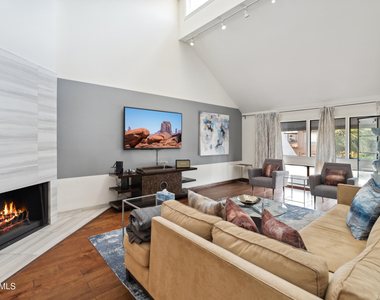 7306 E Rancho Vista Drive - Photo Thumbnail 1