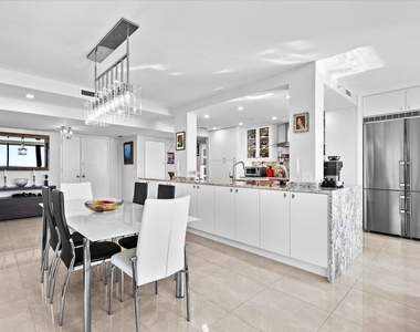 4000 N Ocean Drive - Photo Thumbnail 9