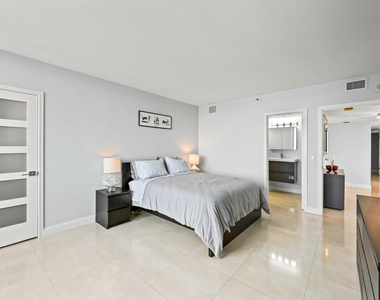 4000 N Ocean Drive - Photo Thumbnail 33