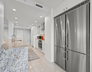 4000 N Ocean Drive - Photo Thumbnail 16
