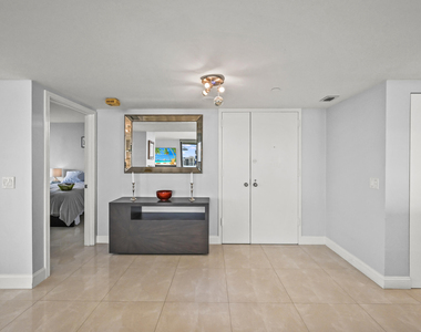 4000 N Ocean Drive - Photo Thumbnail 12