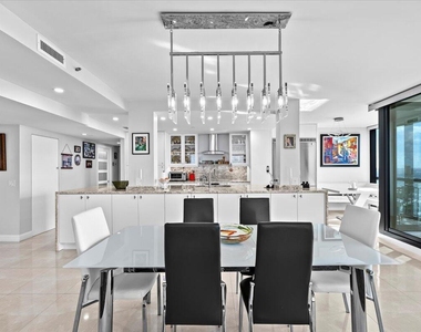 4000 N Ocean Drive - Photo Thumbnail 8