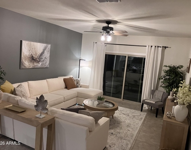 30998 W Earll Drive - Photo Thumbnail 8