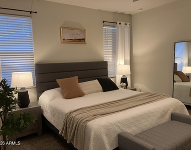 30998 W Earll Drive - Photo Thumbnail 14