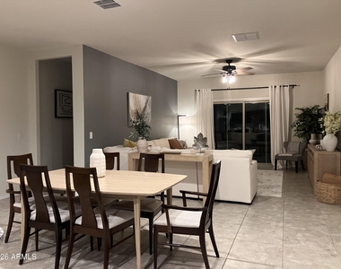 30998 W Earll Drive - Photo Thumbnail 7