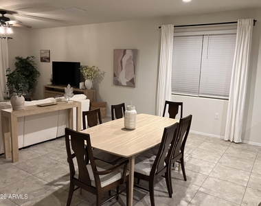 30998 W Earll Drive - Photo Thumbnail 6