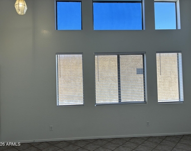 1909 N 106th Lane - Photo Thumbnail 4