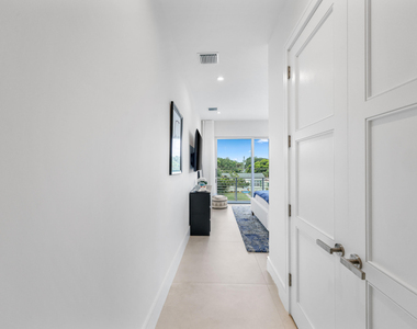 333 S Swinton Avenue - Photo Thumbnail 59