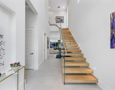333 S Swinton Avenue - Photo Thumbnail 7