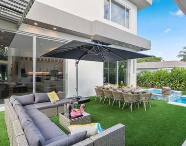 333 S Swinton Avenue - Photo Thumbnail 2
