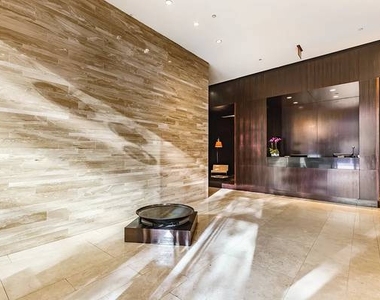 West 55th Street - Photo Thumbnail 5
