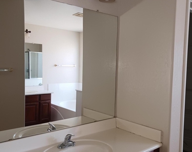 8074 N 109th Drive - Photo Thumbnail 8