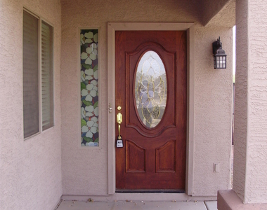 8074 N 109th Drive - Photo Thumbnail 2