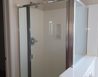 8074 N 109th Drive - Photo Thumbnail 9
