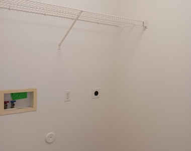 8074 N 109th Drive - Photo Thumbnail 14