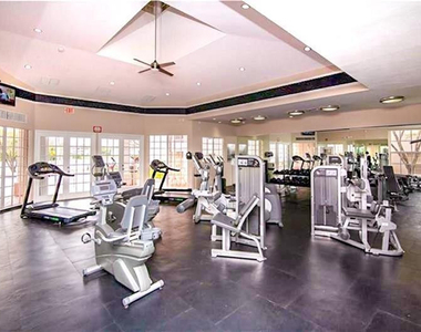 2850 N Oakland Forest Drive - Photo Thumbnail 19