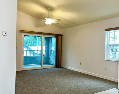 2850 N Oakland Forest Drive - Photo Thumbnail 4