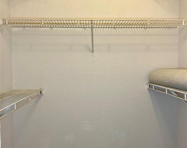 2850 N Oakland Forest Drive - Photo Thumbnail 13