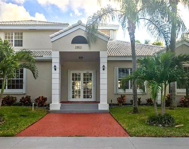 2850 N Oakland Forest Drive - Photo Thumbnail 18
