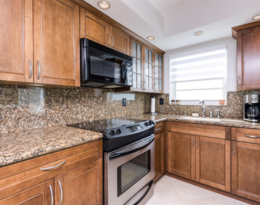 2500 Ne 48th Lane - Photo Thumbnail 11